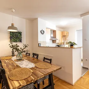  Apartmán Gozsdu White Raven 305