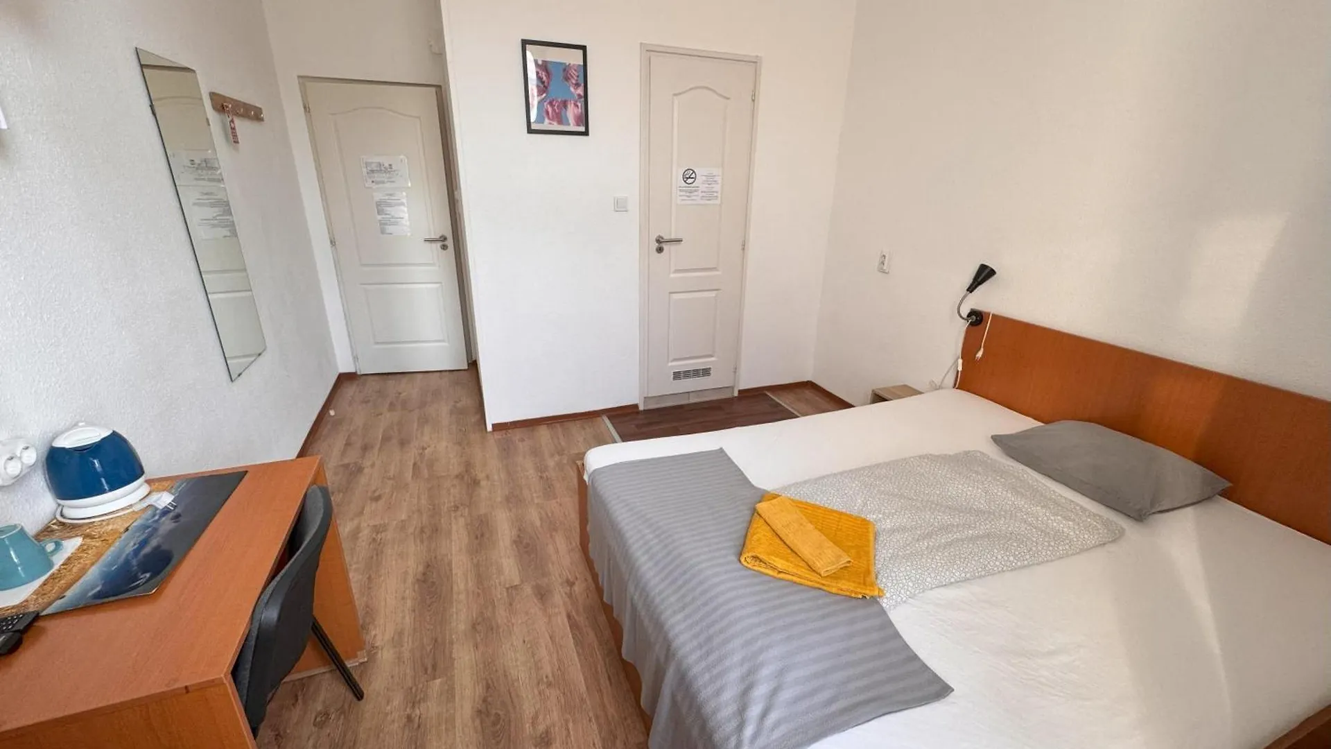 Omega Guesthouse Budapest 3*,