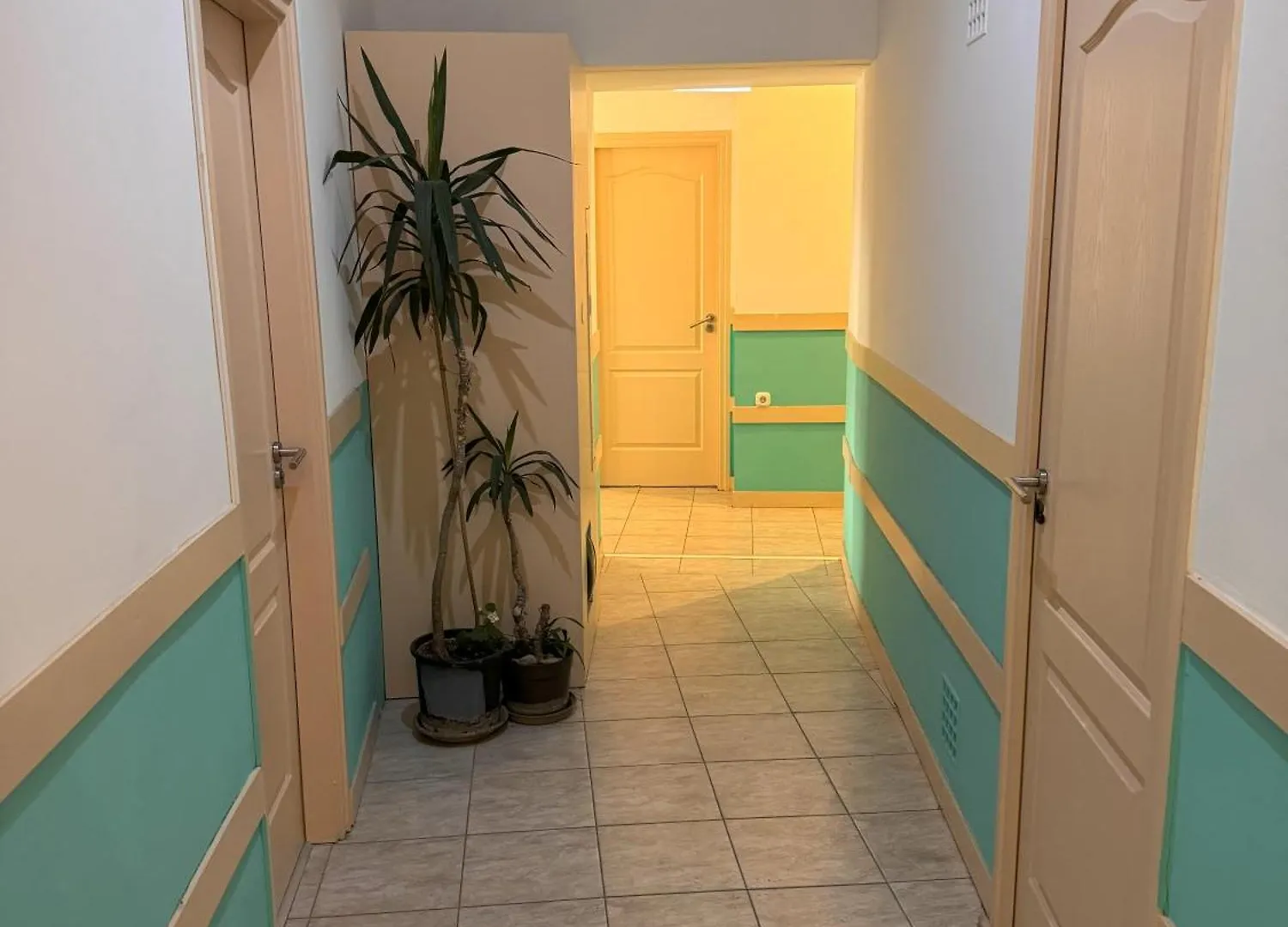 Omega Guesthouse Budapest 3*,