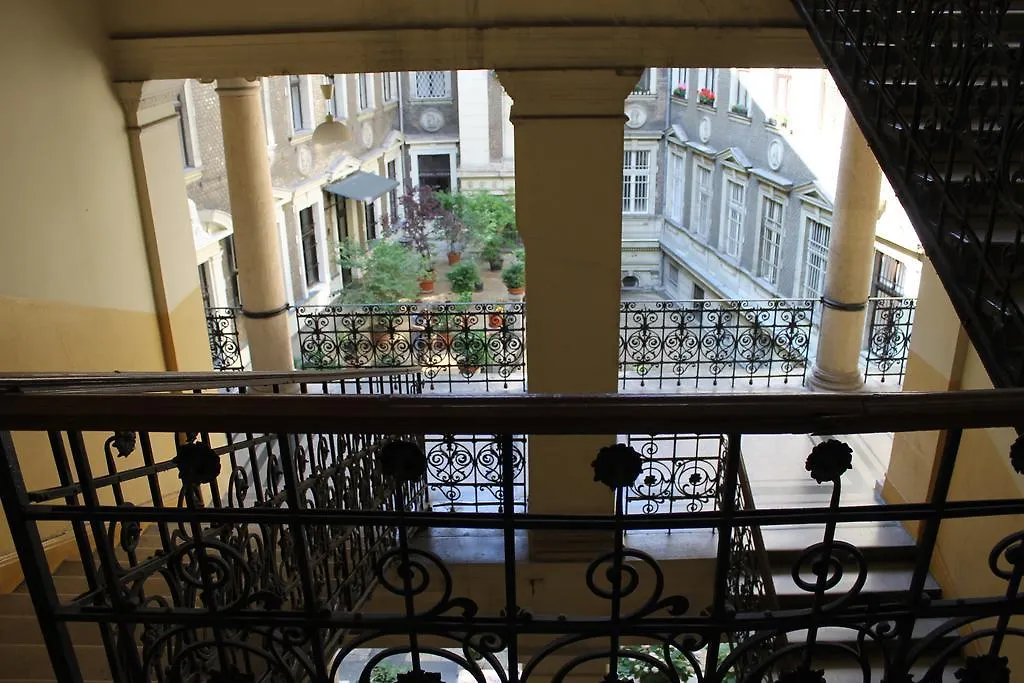 Omega Guesthouse Budapest